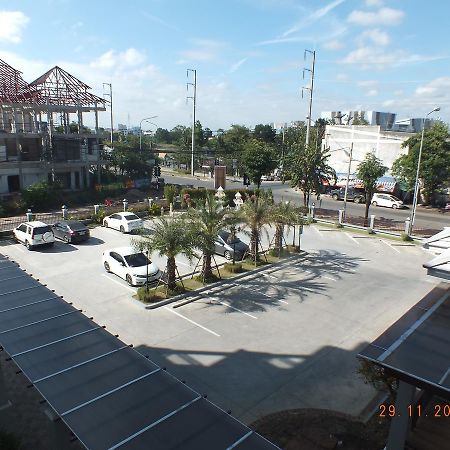 Sukkhamas Pirom Hotel Nakhon Ratchasima Bagian luar foto