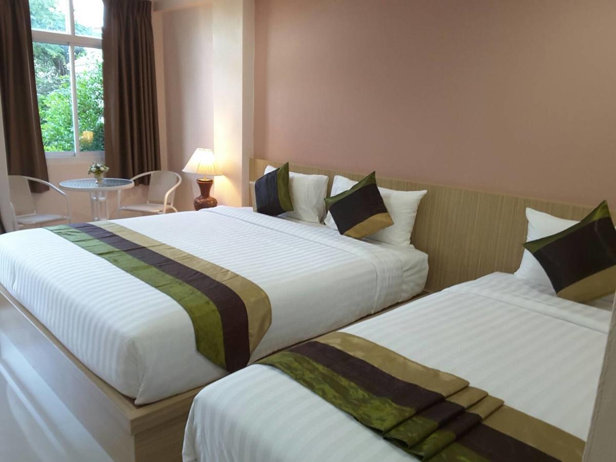 Sukkhamas Pirom Hotel Nakhon Ratchasima Bagian luar foto