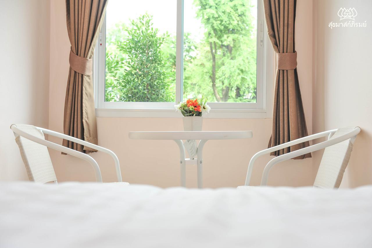 Sukkhamas Pirom Hotel Nakhon Ratchasima Bagian luar foto