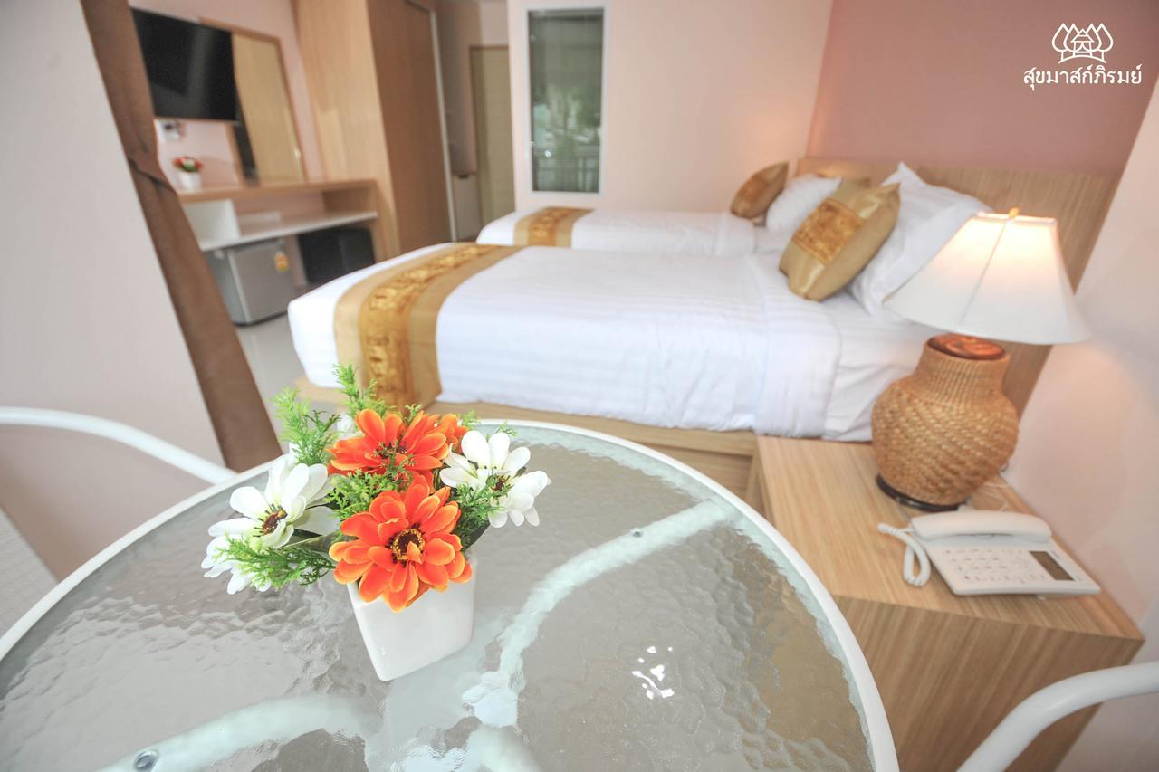 Sukkhamas Pirom Hotel Nakhon Ratchasima Bagian luar foto