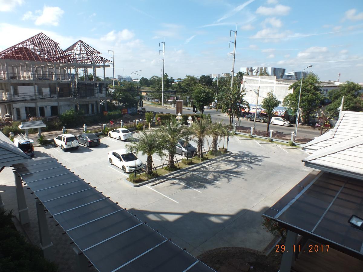 Sukkhamas Pirom Hotel Nakhon Ratchasima Bagian luar foto
