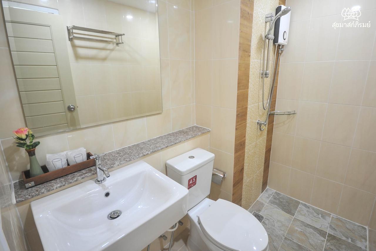 Sukkhamas Pirom Hotel Nakhon Ratchasima Bagian luar foto